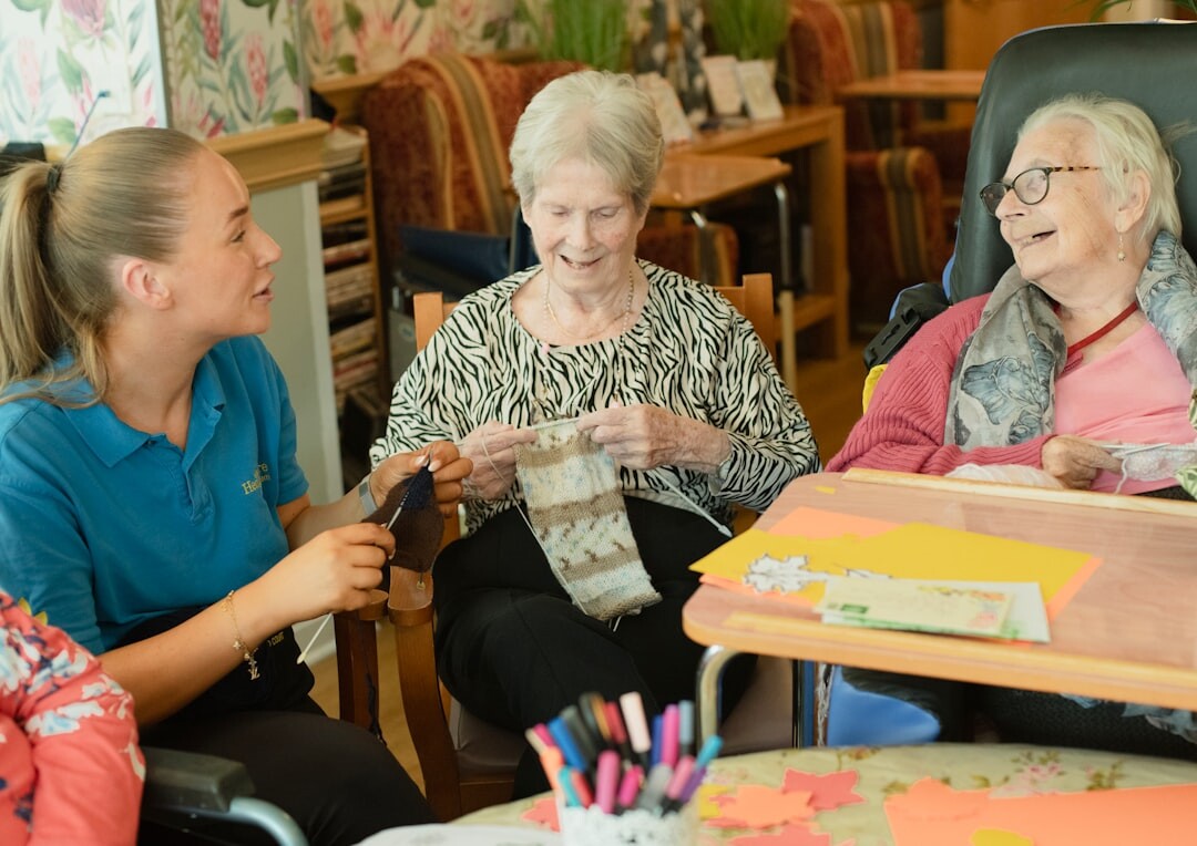 seniors volunteering together